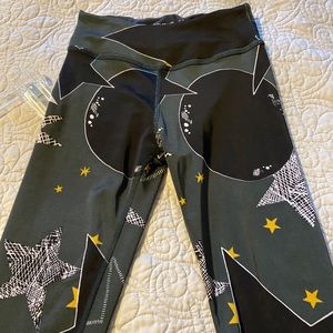 Beyond Yoga green ankle length yoga leggings